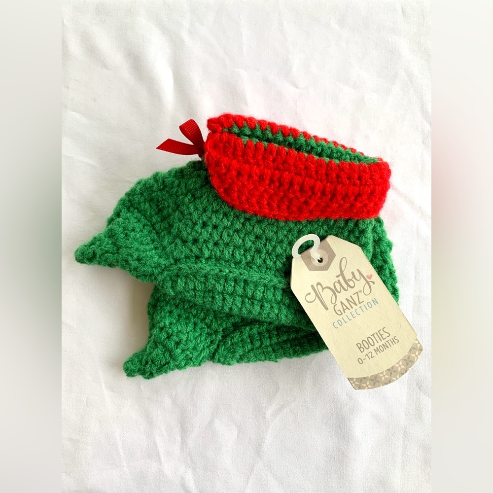 Baby knitted elf booties green and red